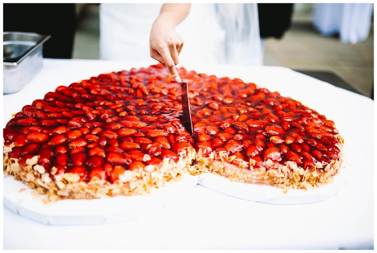 erdbeerkuchen an der hochzeit