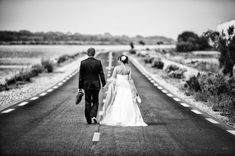 foto brautpaar strasse