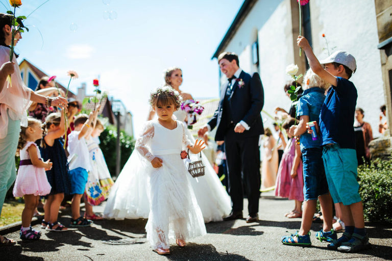 blumenmädchen kirche