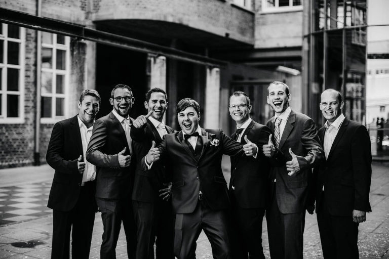 gruppenfoto hochzeit