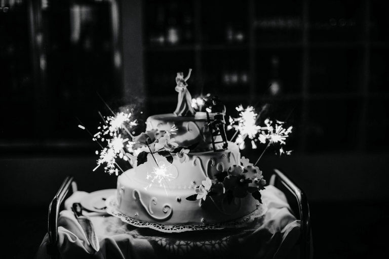 hochzeitstorte bei nacht
